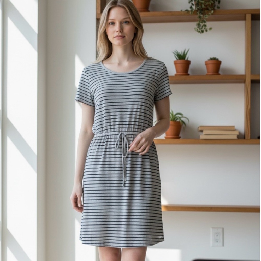 Olive‎ & Oak Black and Gray Striped Mini Dress